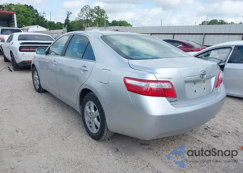 2008 Toyota Camry Le z USA, uszkodzony, nr VIN 4T4BE46K68R033116